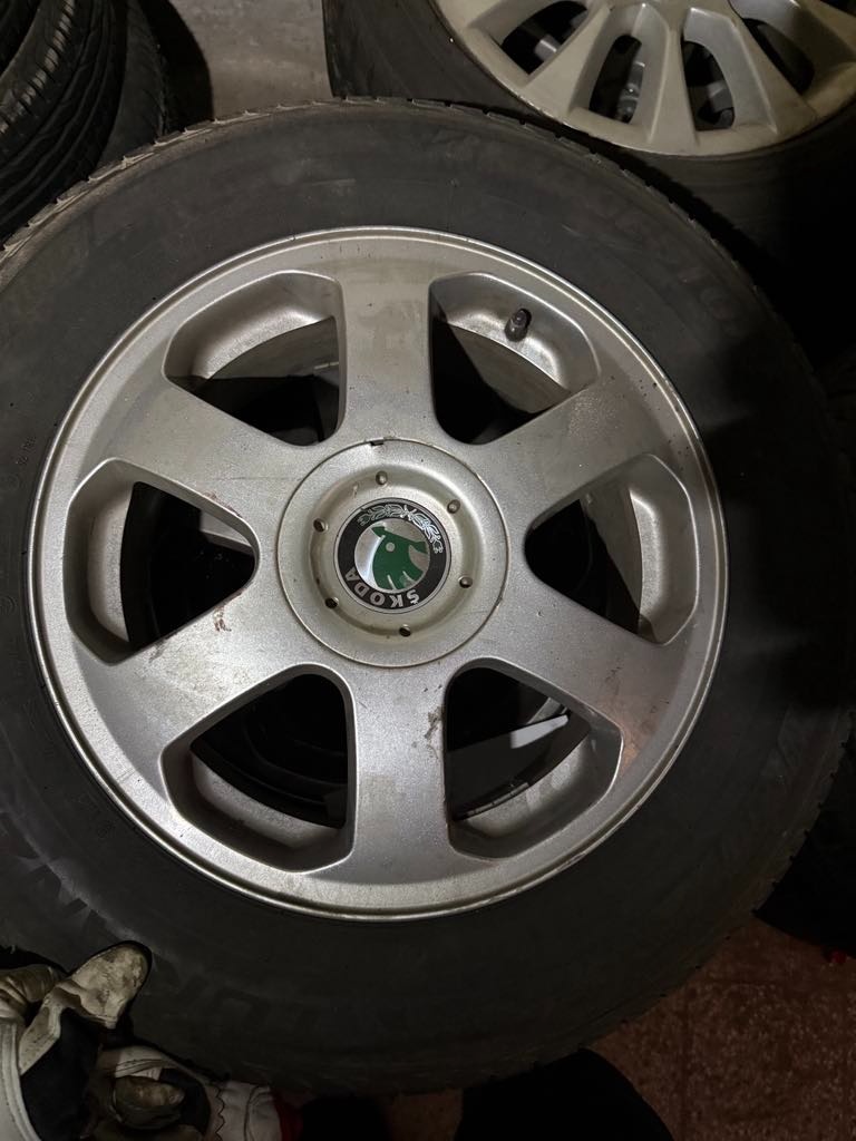 Alu kola Octavia 1 1U0601025A