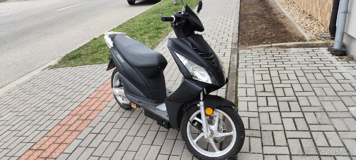 Elektro skútr. 48v1000w
