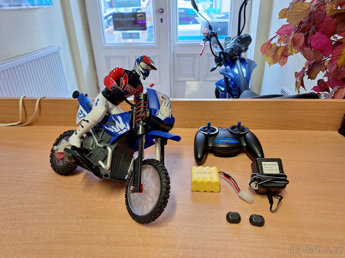 RC MOTORKA - plně funkční + ovládání + baterie + nabíječka