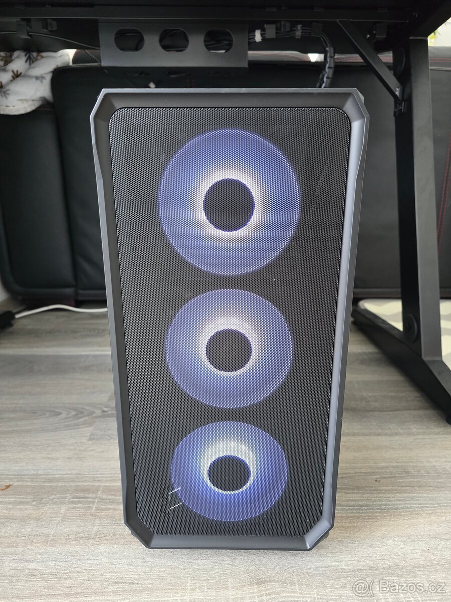 Fractal Design Focus 2 +zdroj XPG REACTOR 650W +RGB větráky