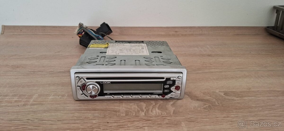Autorádio na CD Logik