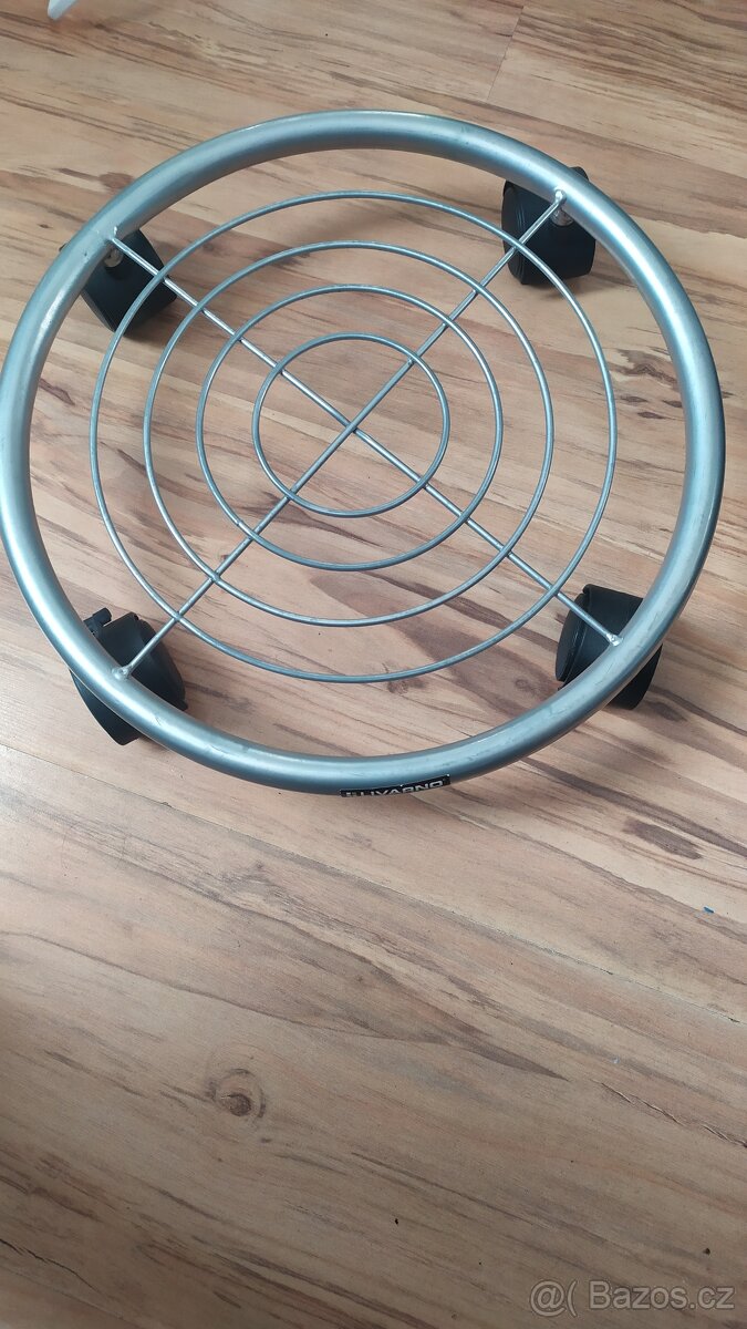 Květinový stojánek na kolečkách LIVARNO 30cm - 2 kusy.