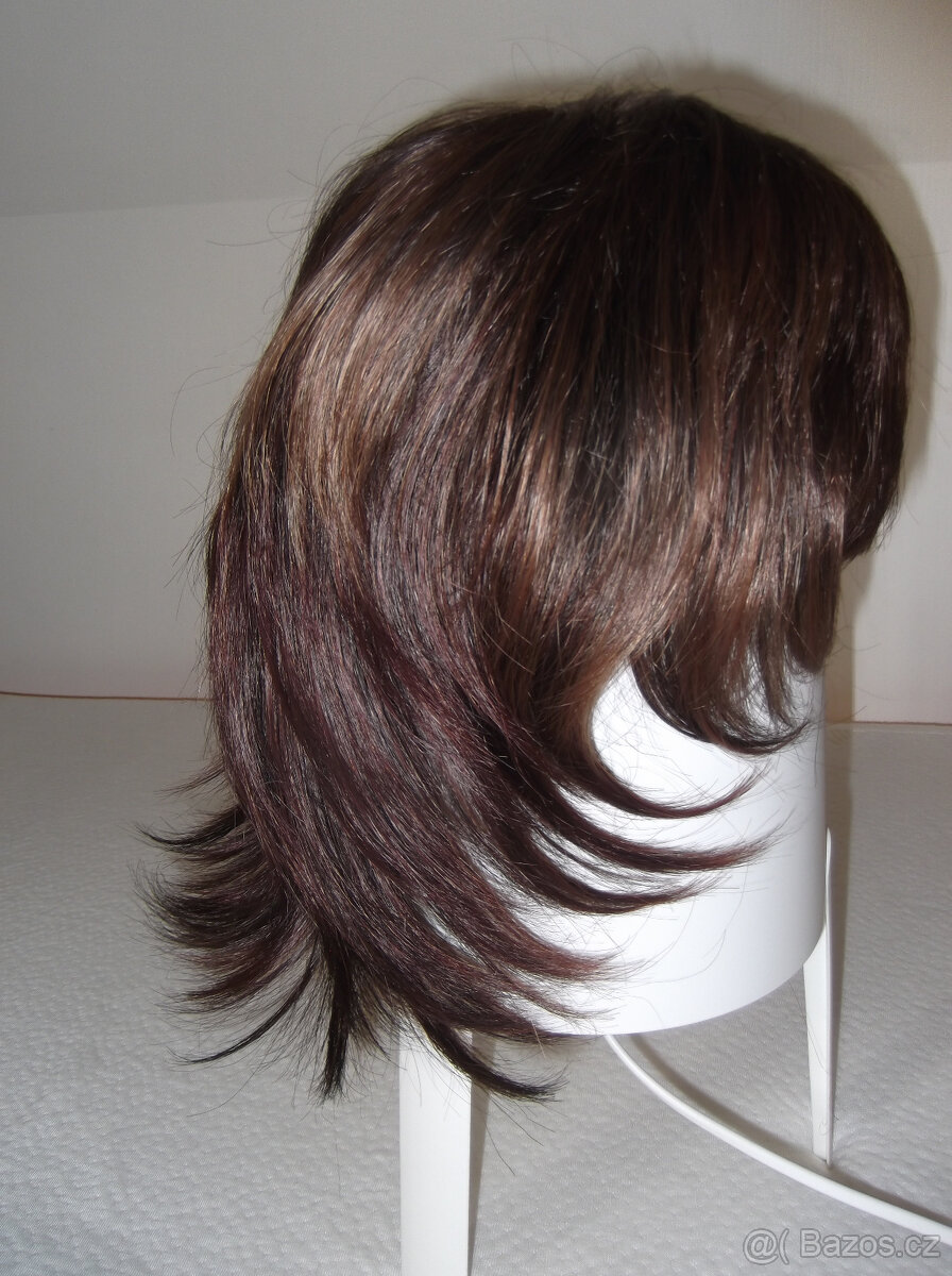 Dámská paruka, barva hnědá s lehkým melírem, mikádo