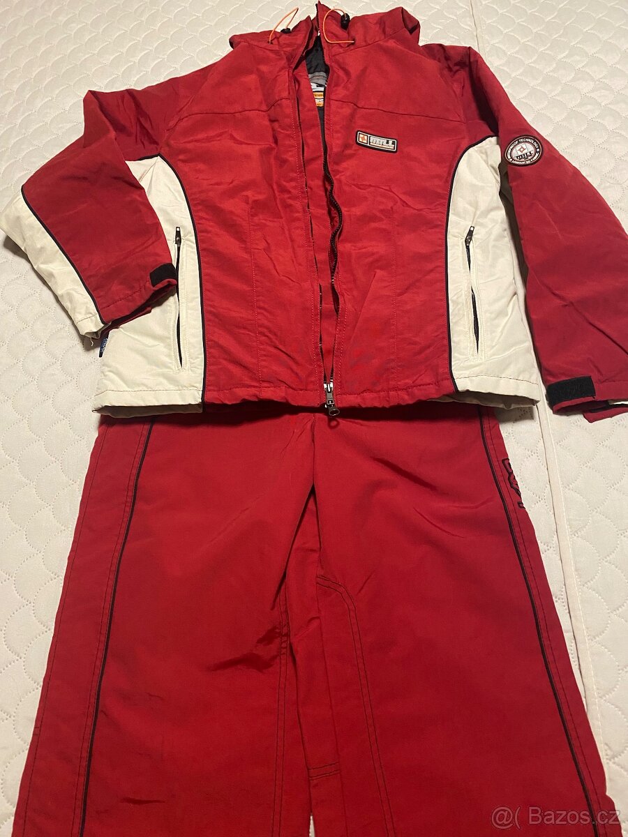 Prodal levné dámský lyžařský set.