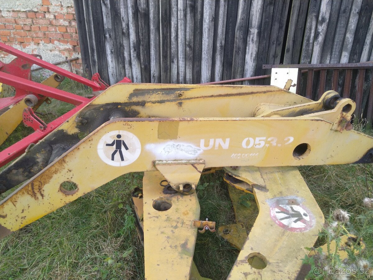 HON UN-053 výložník