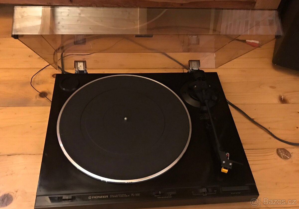 Gramofon PIONEER PL-335 (ROK 1990) PLNÝ AUTOMAT ,NOVÝ ŘEMÍNE