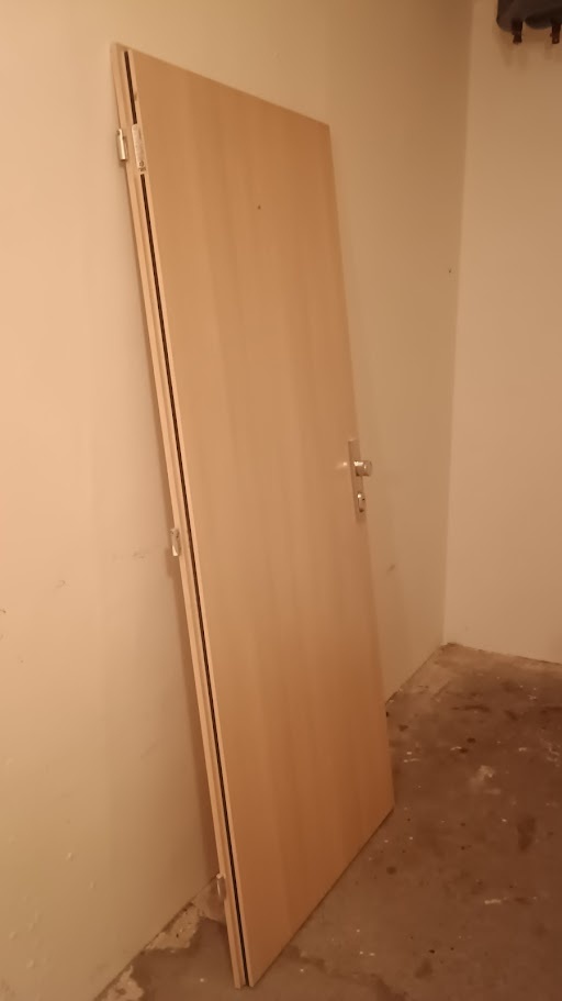 Panelákové vstupní dveře do bytu