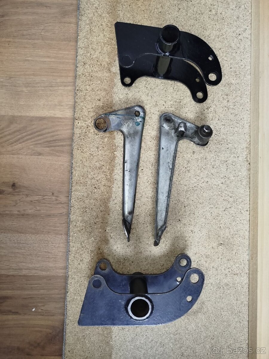 Pedál brzdy ČZ 513/997, zadné držadlo motora ČZ 513/514