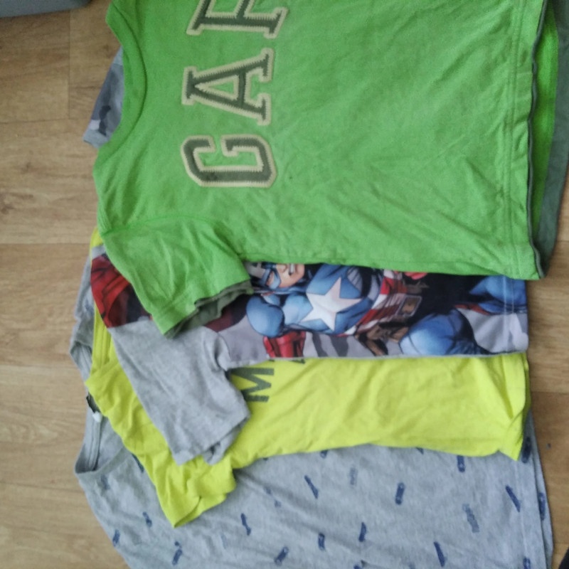 4x tričko, vel.okolo 128, cena za vše