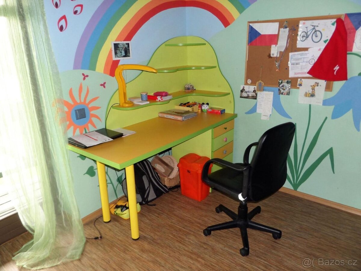 Stůl do dětského pokoje