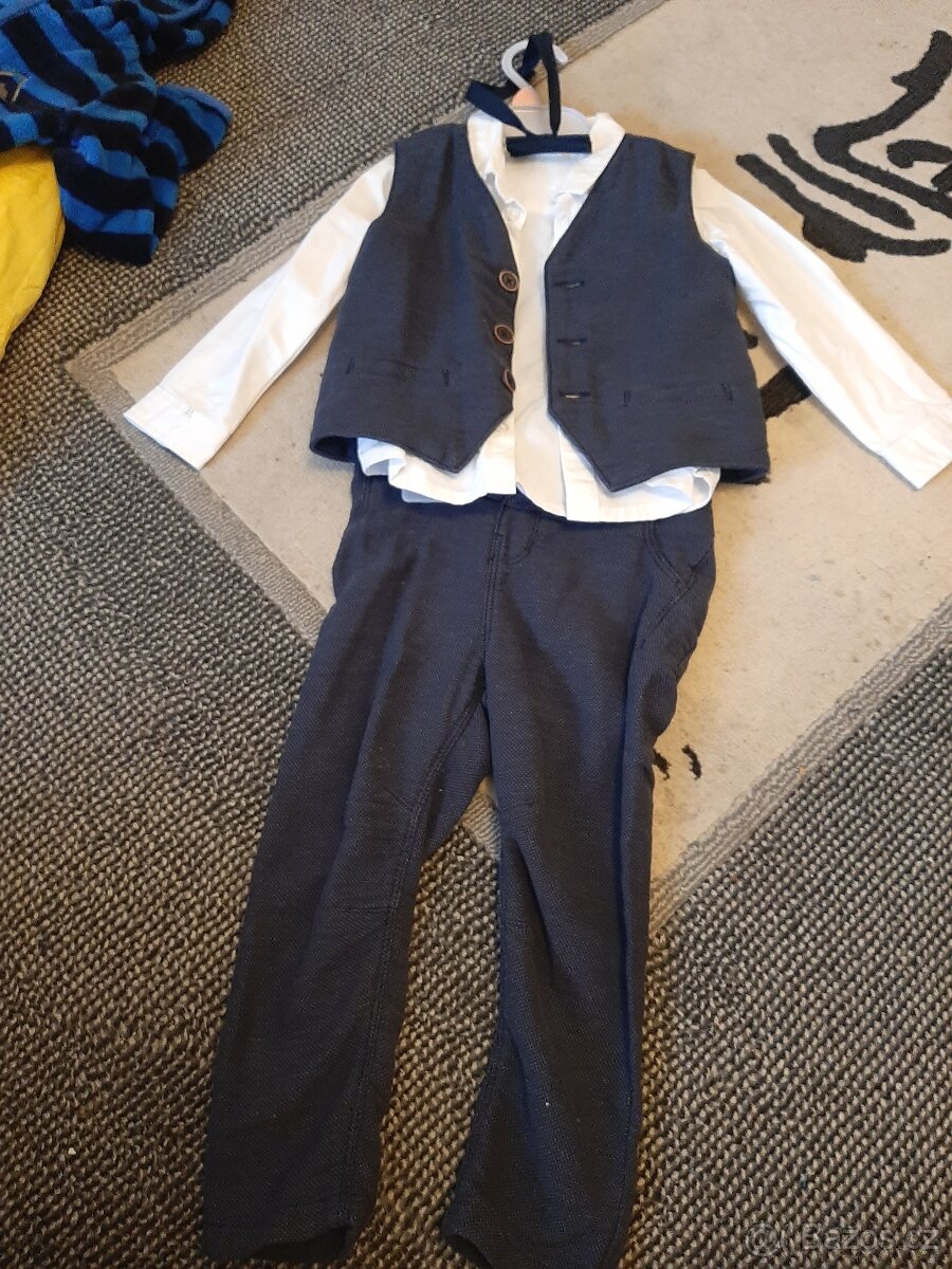 Chlapecký oblek 18-24 m
