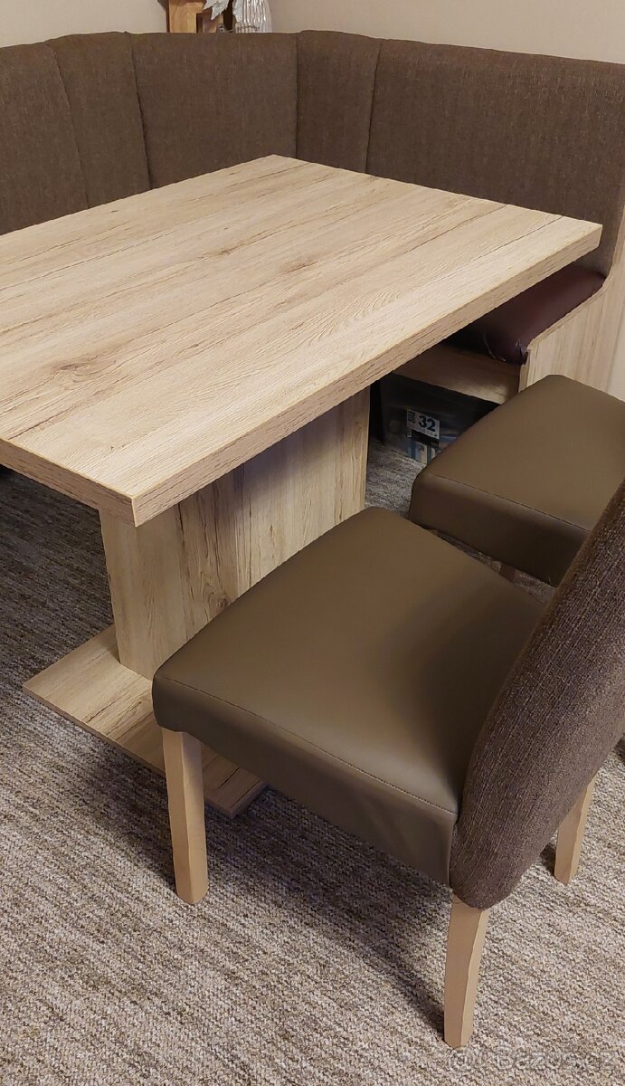 Jídelní rohová sestava stůl židle