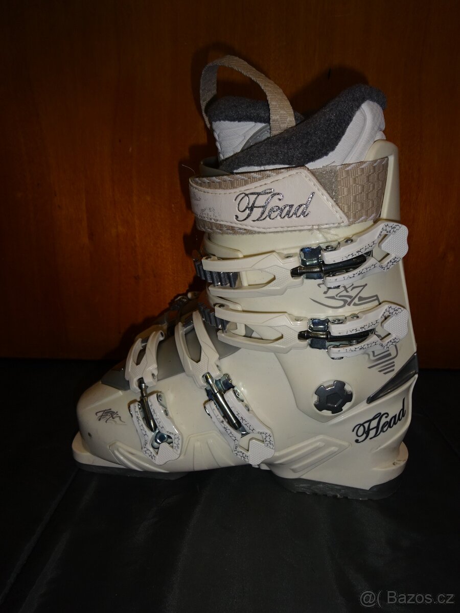 Lyžáky HEAD FX7 vel.24,5