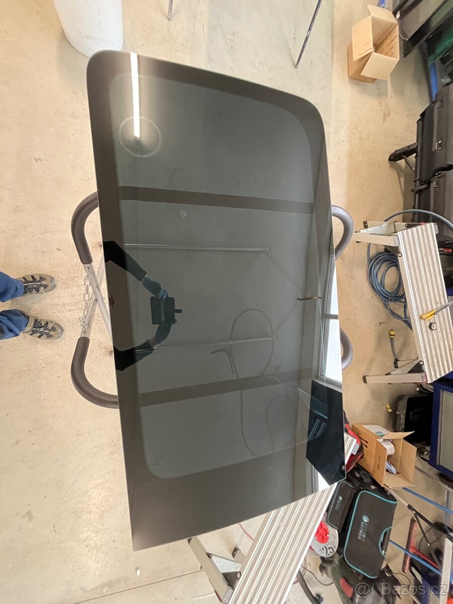 Boční sklo Ford transit 2014 - leve prave