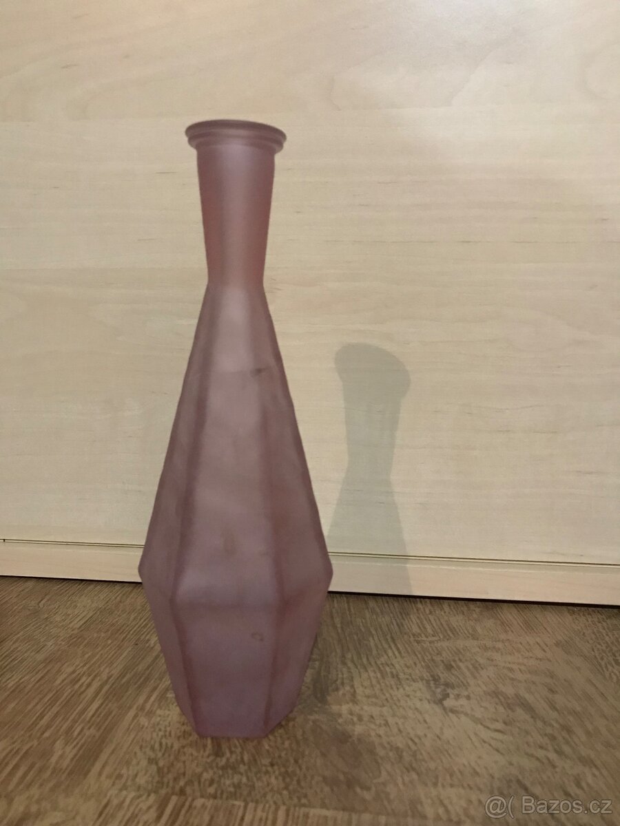 Starožitná váza