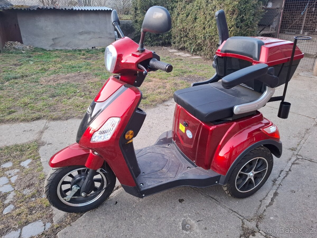 Selvo 31000 tříkolka pro seniory