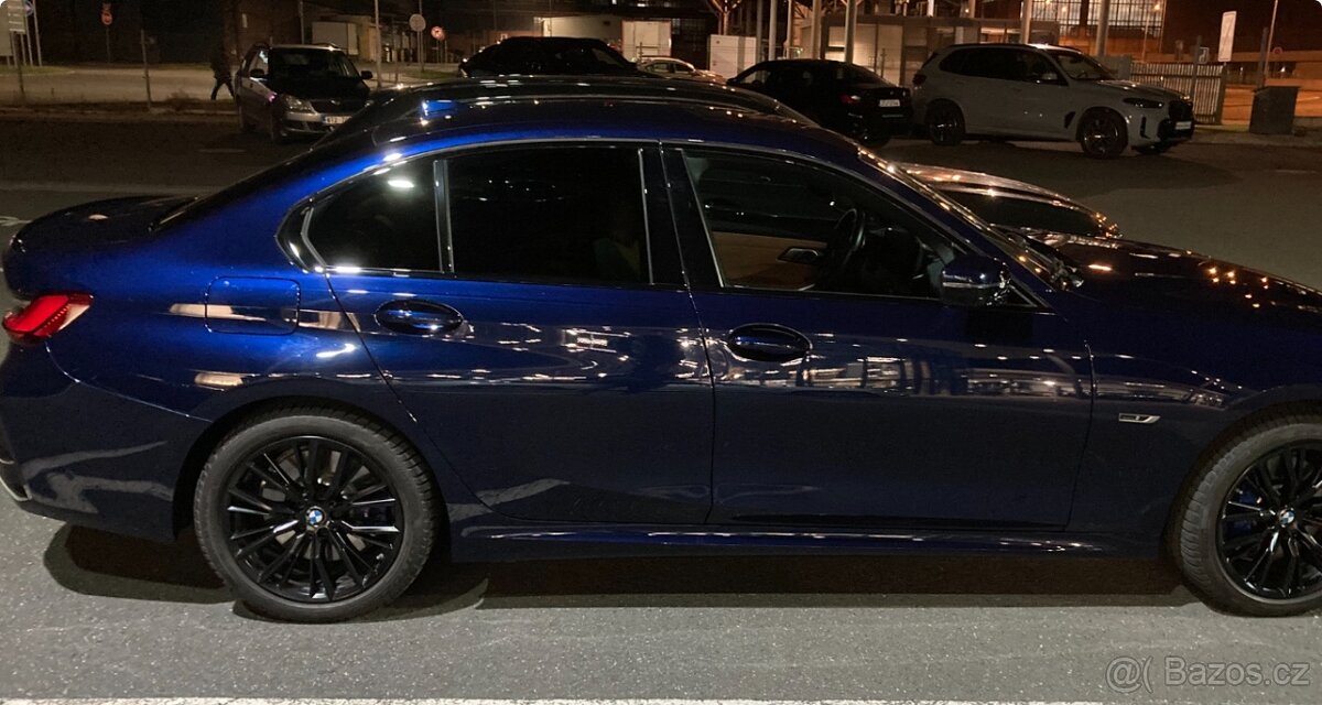 BMW 330e