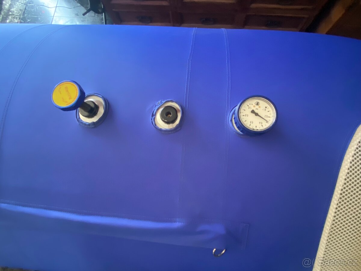 Hyperbarická kyslíková komora - stav velmi pěkný.