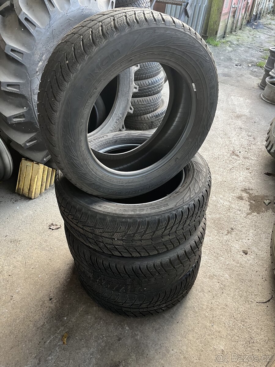 Zimní pneu Nokian 225/60 R17