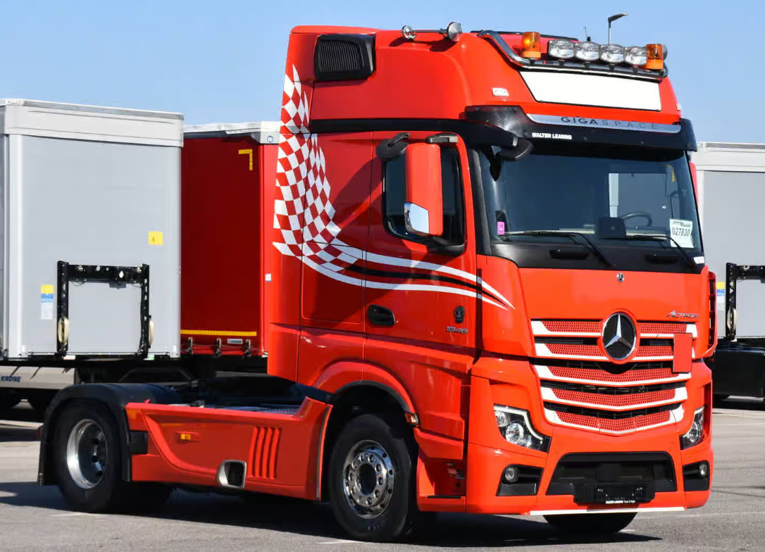 Mercedes Benz Tahač návěsu Actros 1848