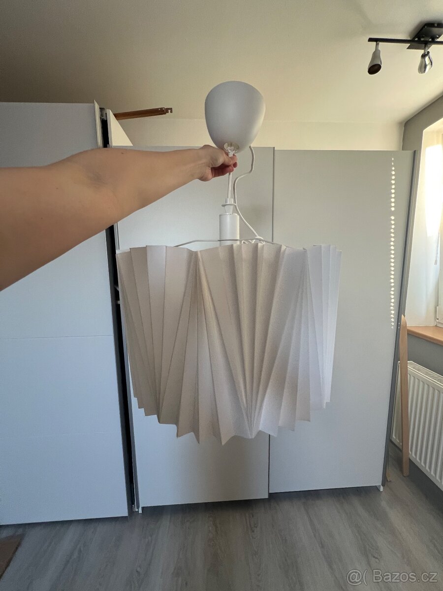 Závěsný lustr IKEA