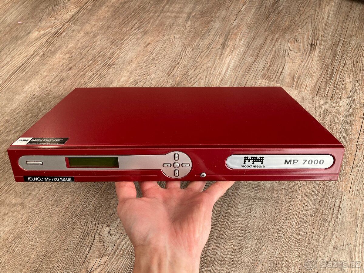 Síťový CD audio přehrávač s HDD