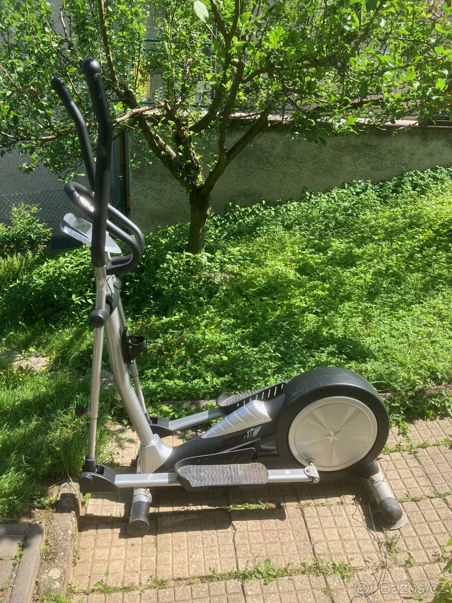 Cross trenažér FormerFit, měří puls