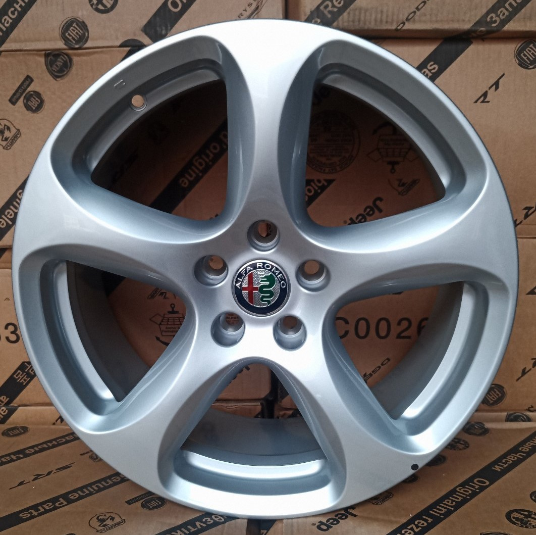 Nové orig. alu disky 5x110R18 Alfa Romeo Stelvio