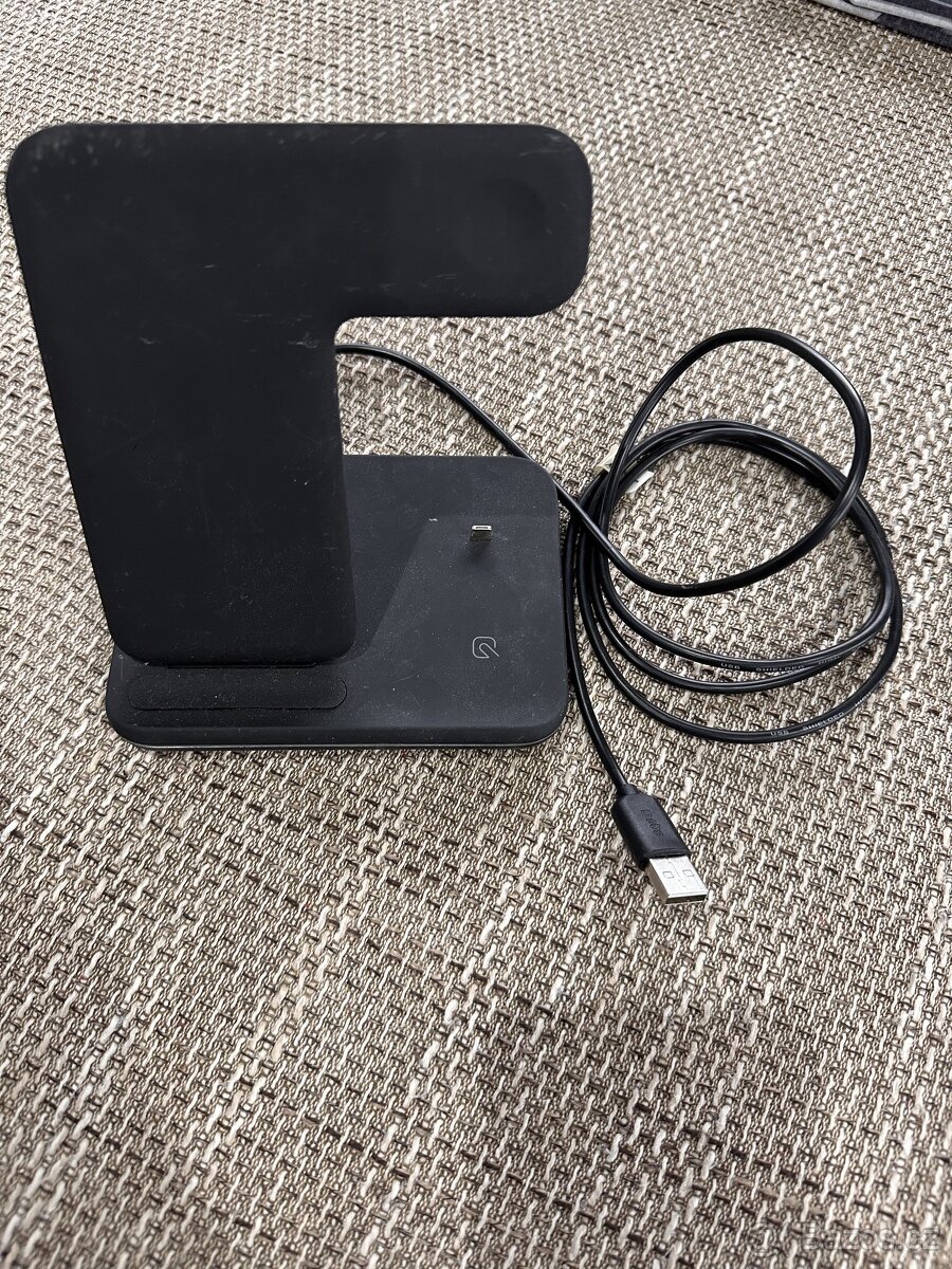 nabíječka iPhone 3 v jednom černá