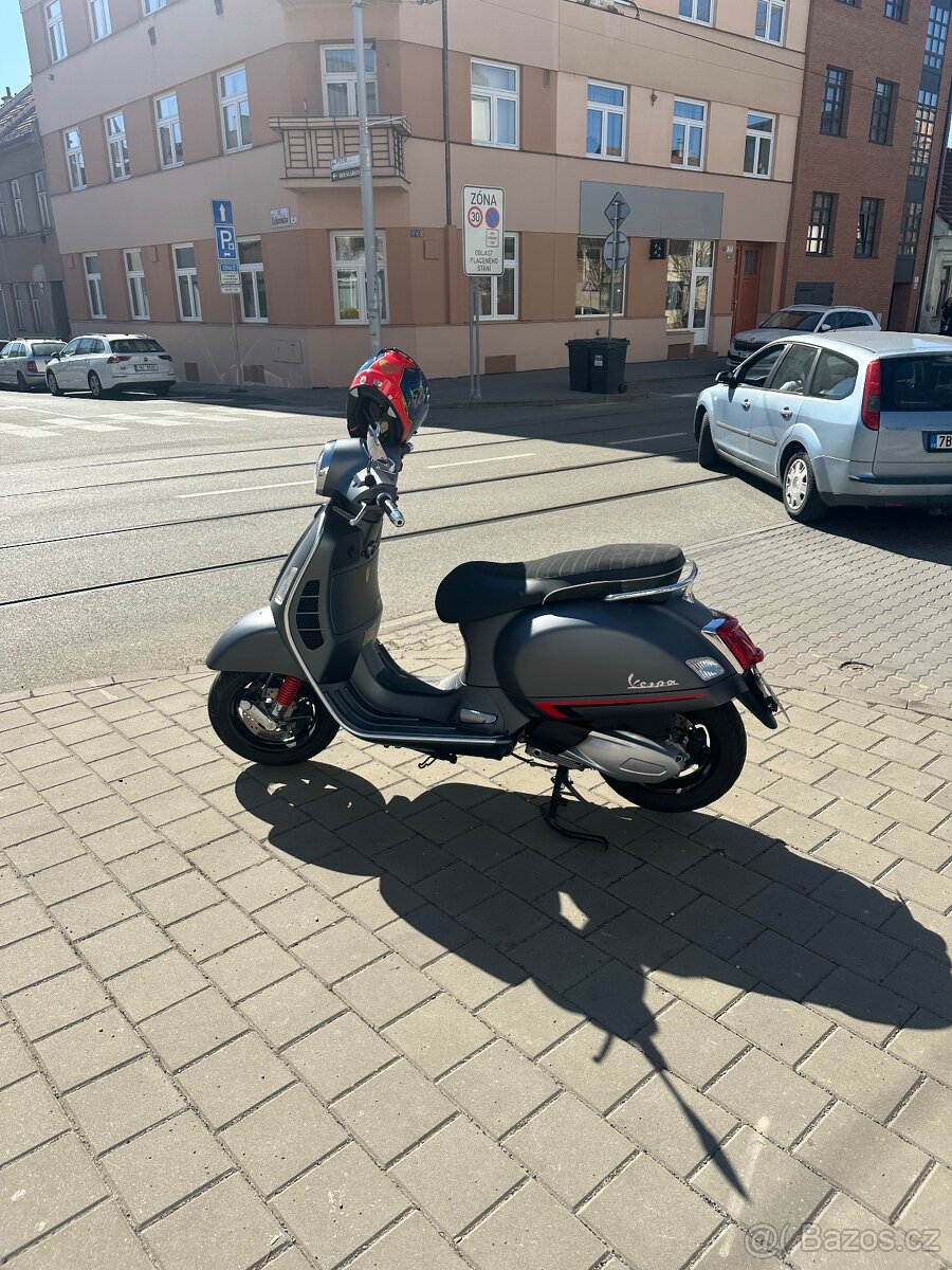 Vespa GTS 300s