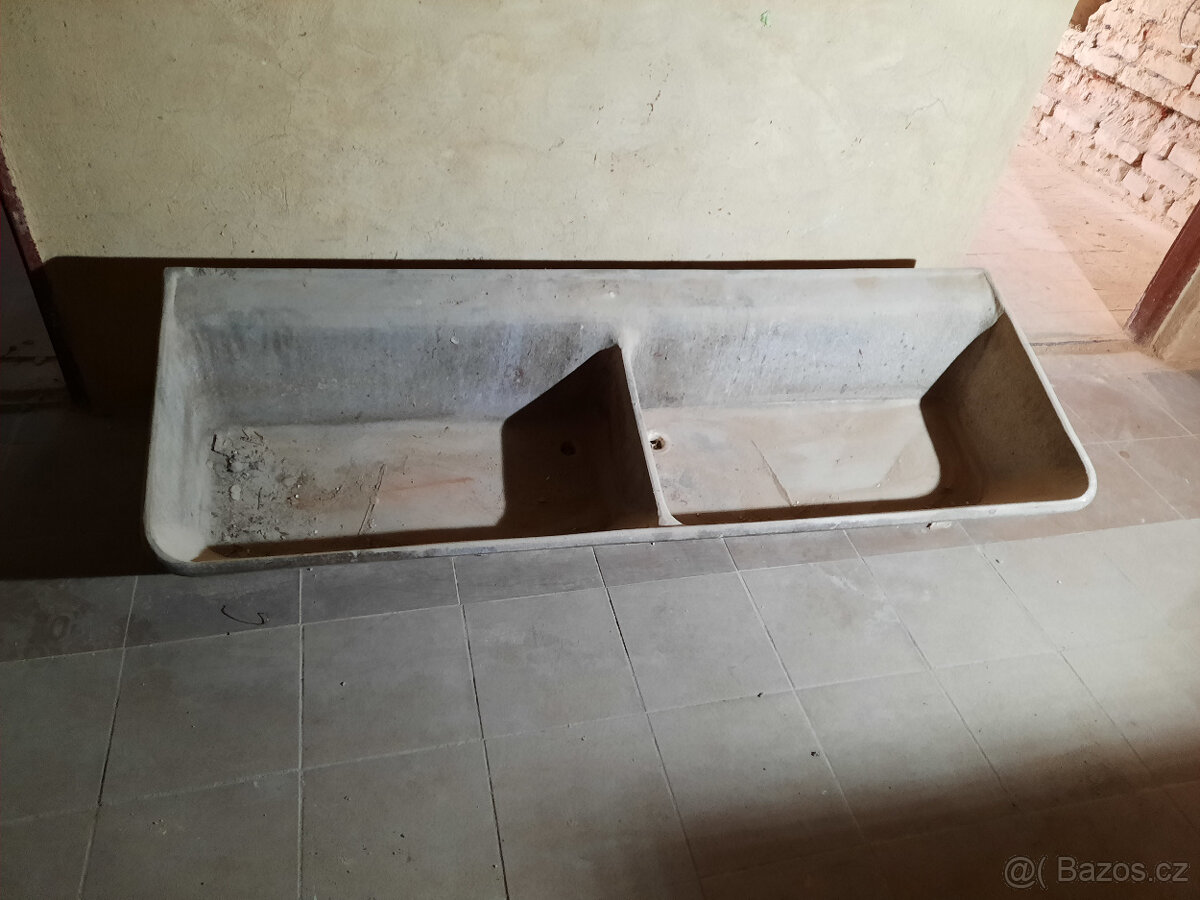Betonové dvojumyvadlo