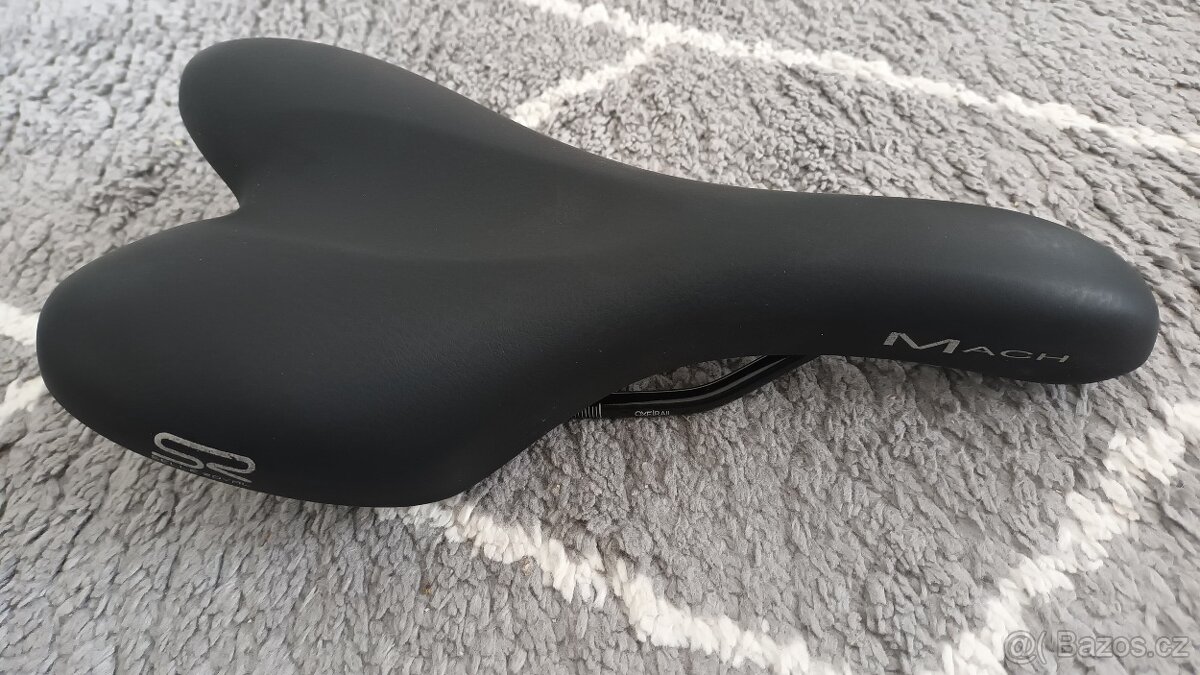 Gelové sedlo Selle Royal Classic Mach černé