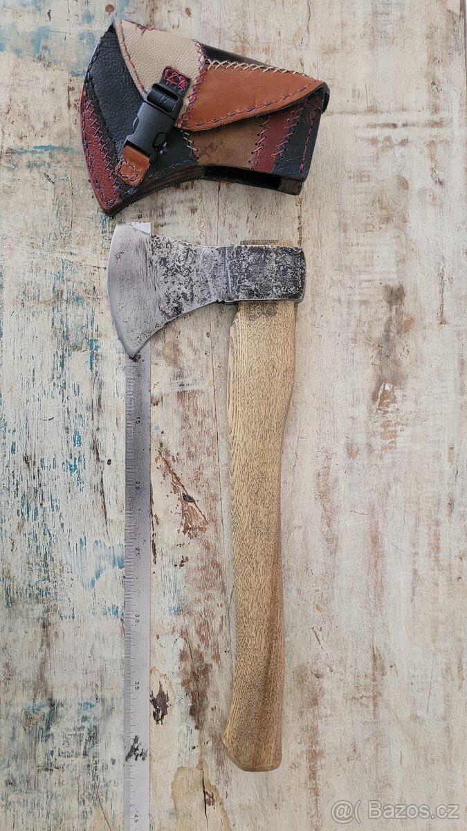Sekera na zahradu, do kempu, do lesa