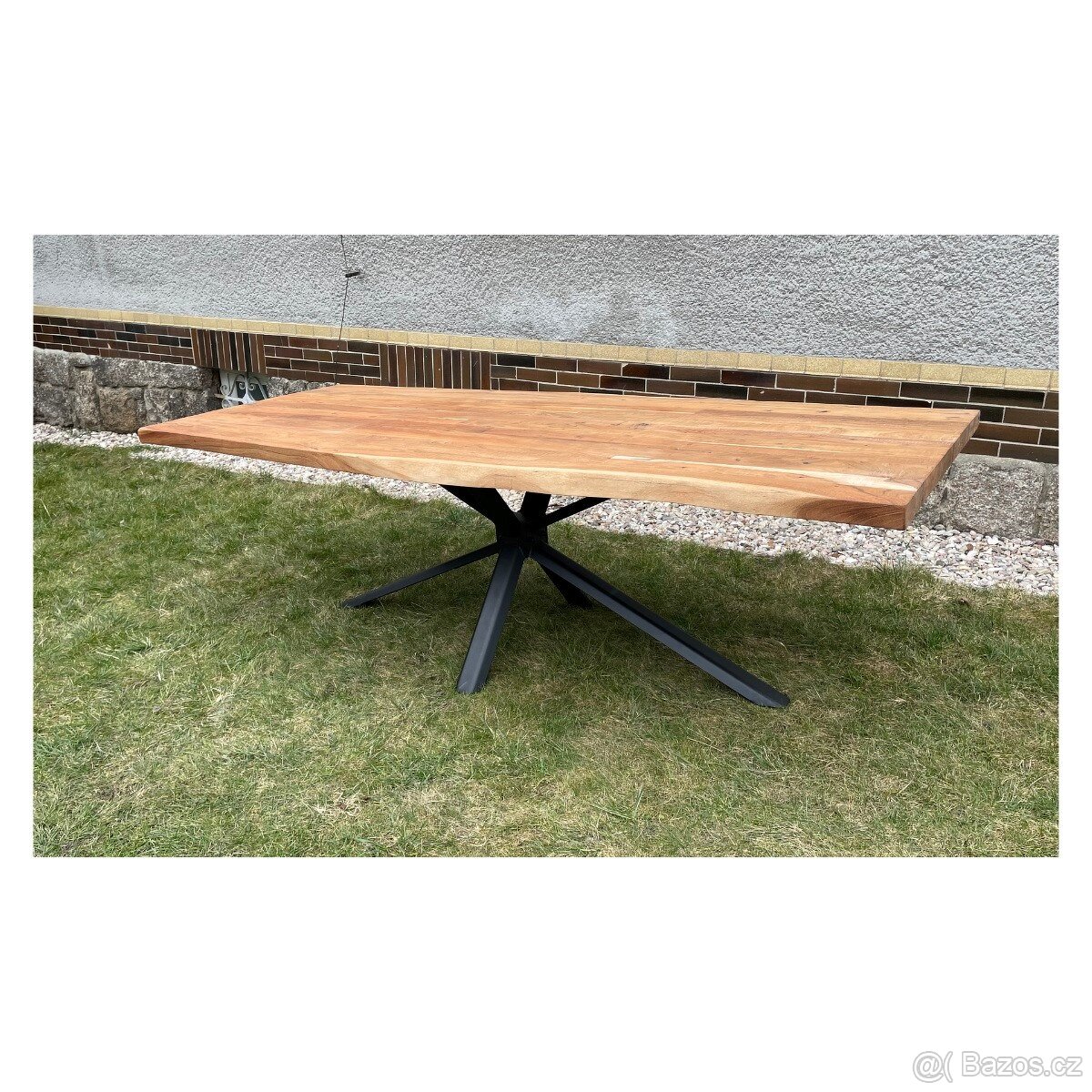 Masivní jídelní stůl - Living 210 cm
