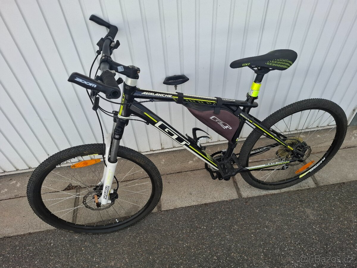 Dámské kolo GT - velikost M
