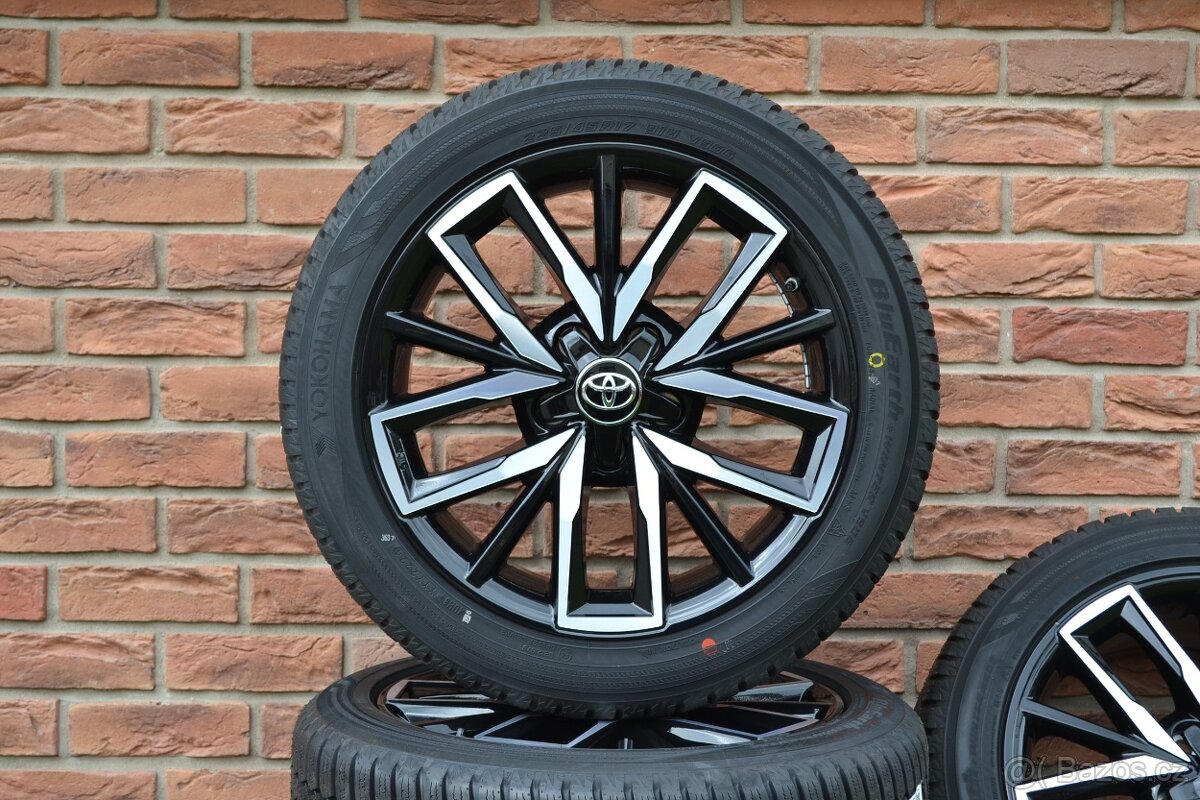 5×114,3 R17 Zimní sada Originál Toyota Corolla + 225/45 R17