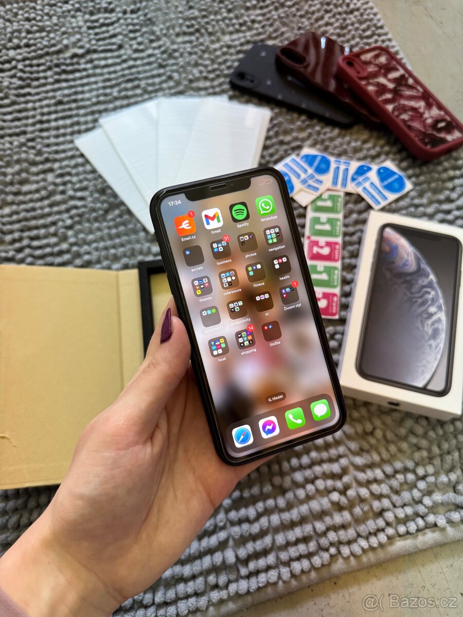 Apple iPhone XR 128GB černý + ochranná skla + kryty