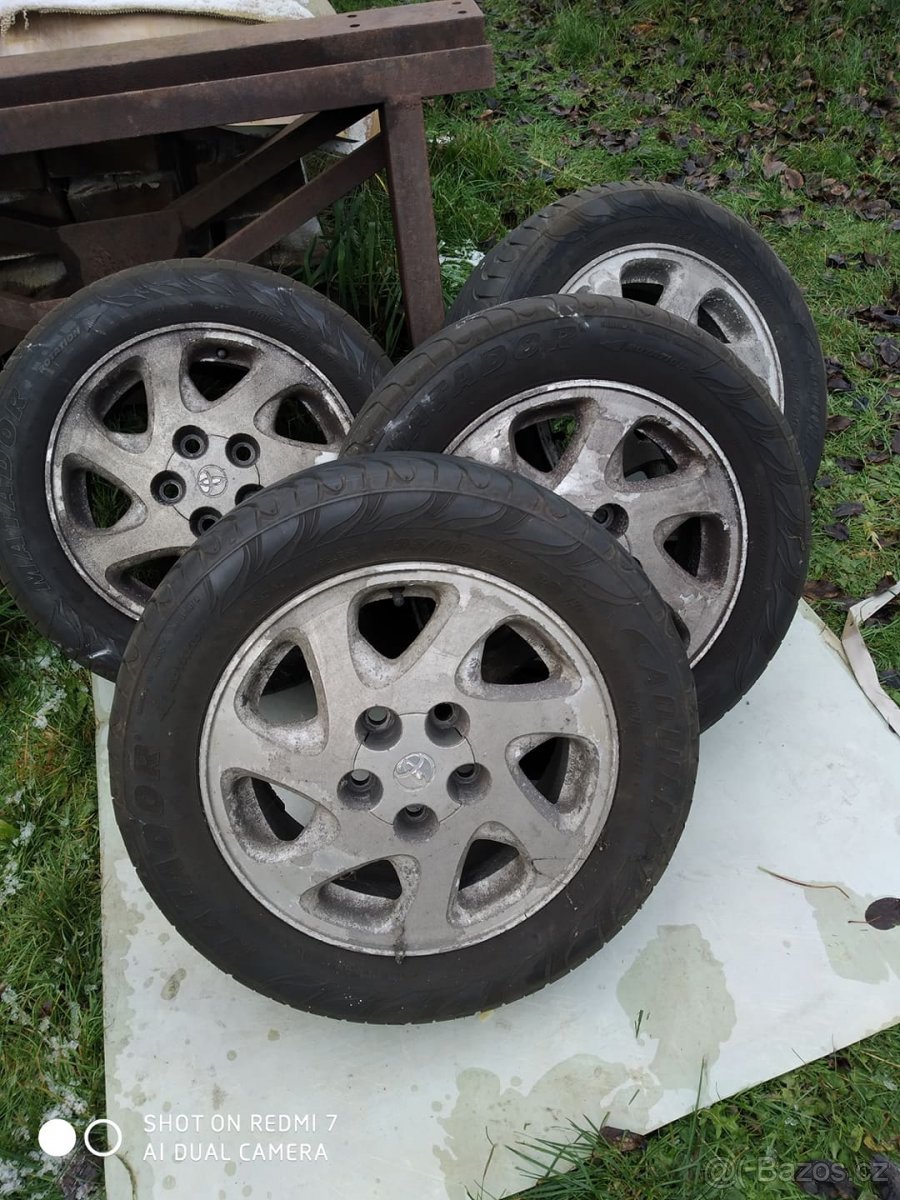 Sada originálních litých kol Toyota, 15", 5x114,3, letní