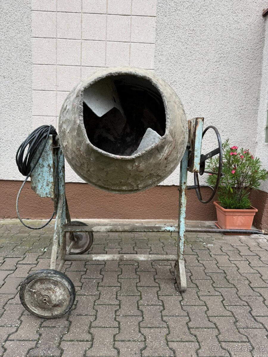 Stavební míchačka