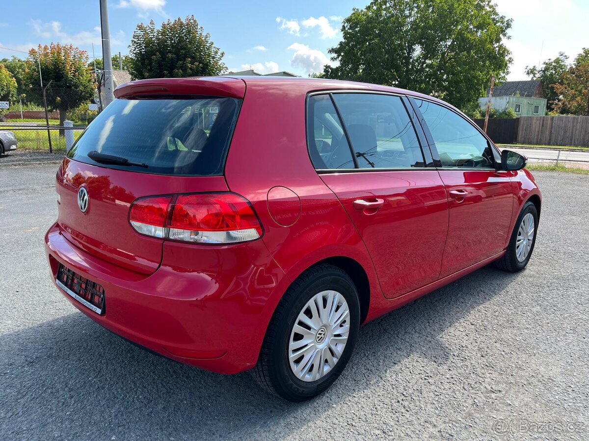 VW GOLF 1. 4 MPI SERVISNÍ KNIHA