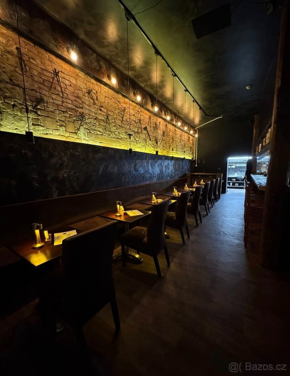 Stoly vhodne do BARU / KAVARNY / TAPAS BAR / BAR