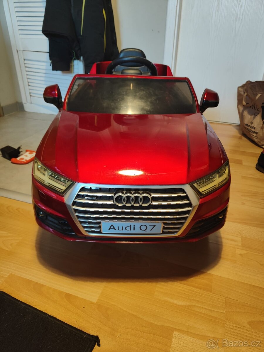 Elektrické autíčko Audi