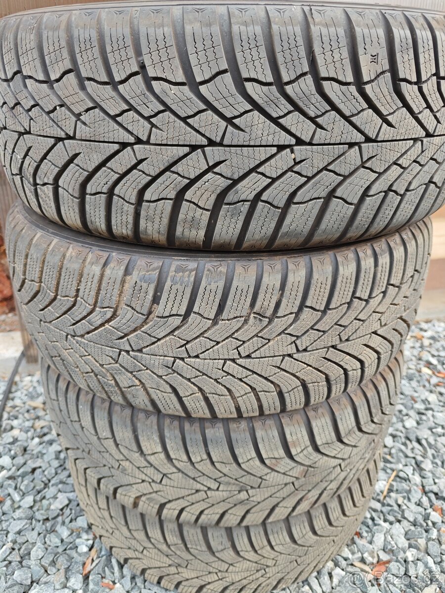 Zimní pneu Kumho 215/55/17