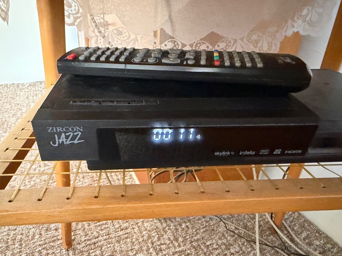 Satelitní přijímač Zircon JAZZ HD pro Skylink včetně DO