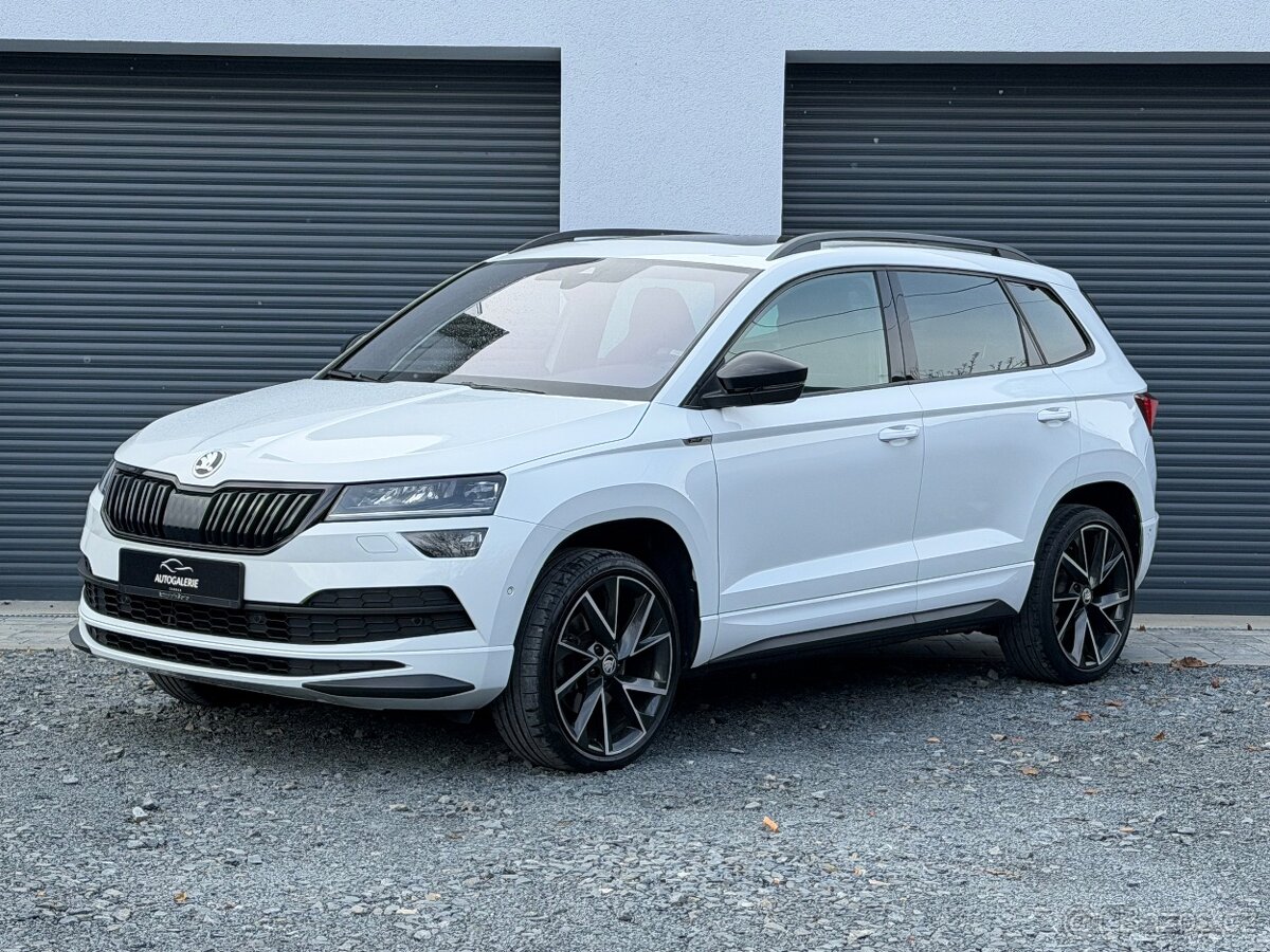 ŠKODA KAROQ SPORTLINE 1.5TSI 110 KW TAŽNÉ cockpit m2021