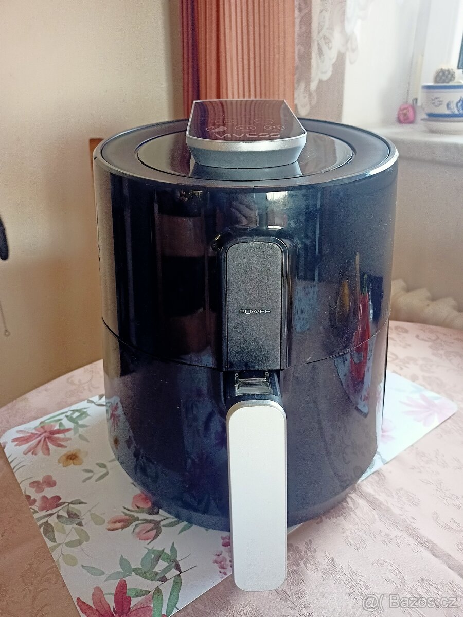 Horkovzdušná fritéza