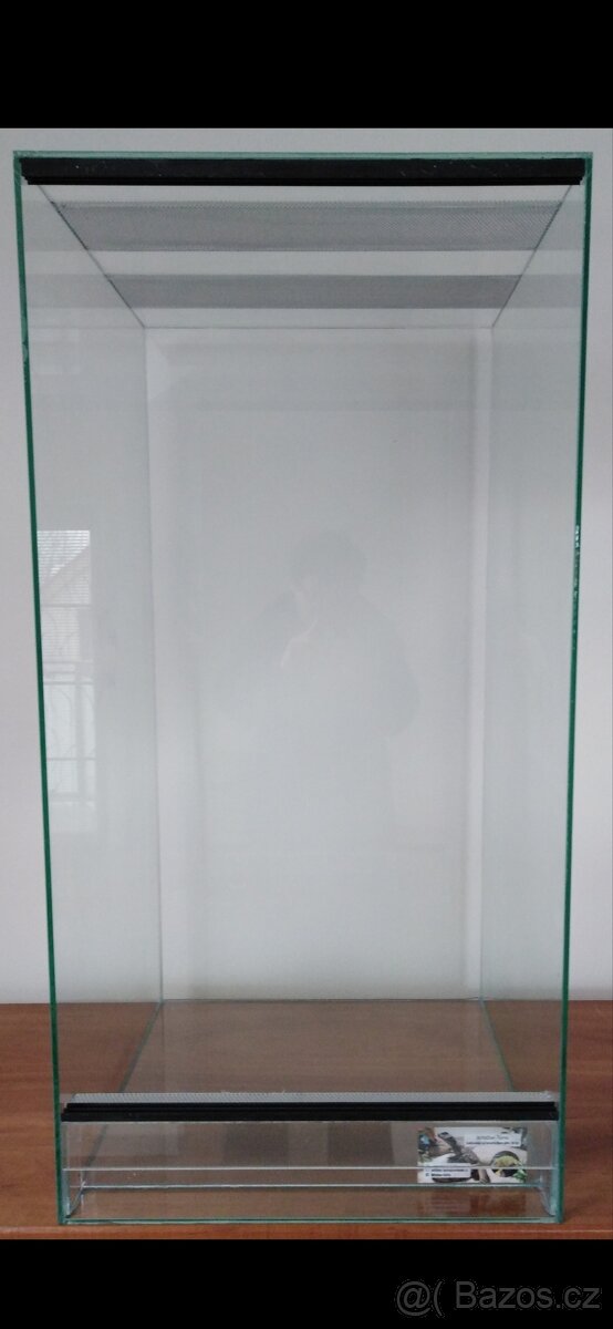 Terárium pro chameleona 40x40x100 cm nepoužité,bez vybaveni,