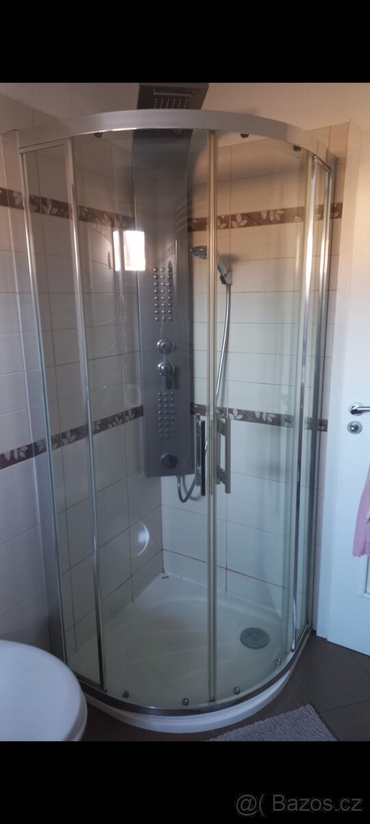 Sprchový kout