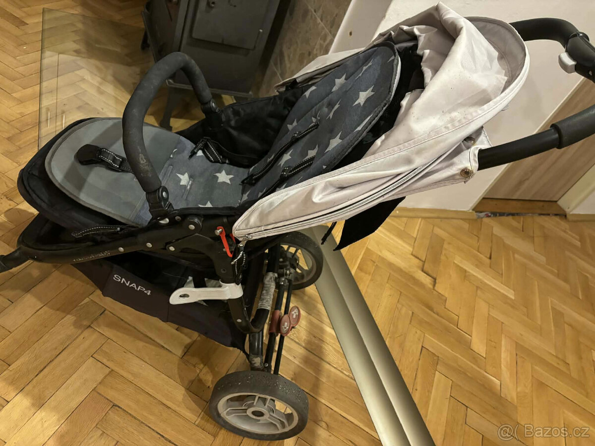 Kočárek Valco Snap 4