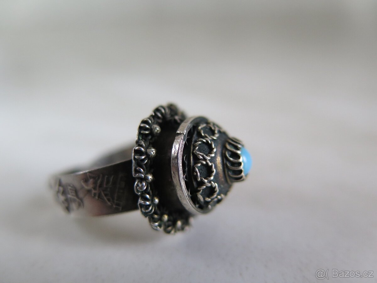 Stříbrný starožitný prsten - Egypt